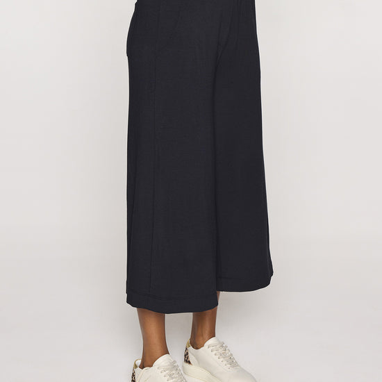 Black | The Culottes Angle