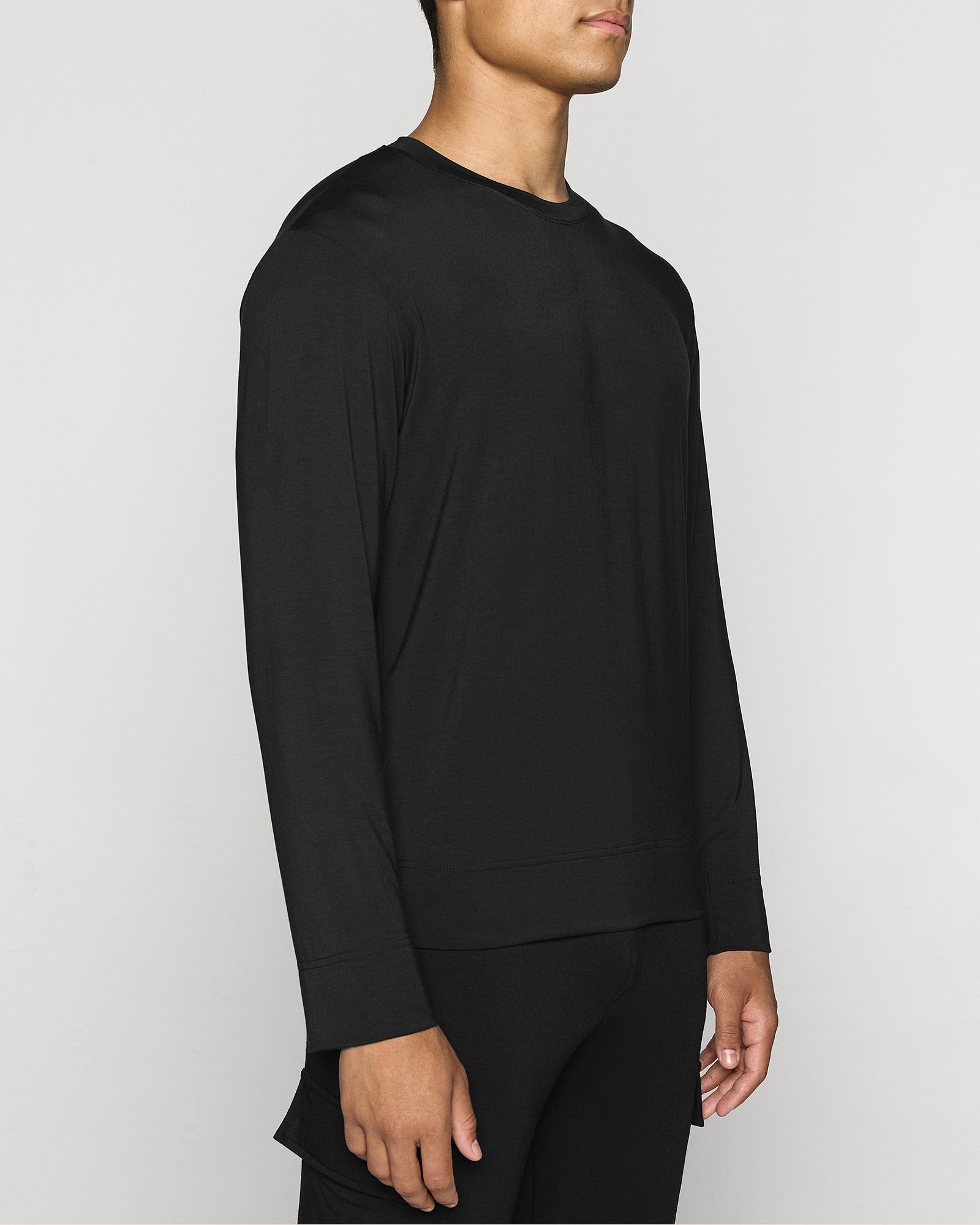 Black | The Long Sleeve Crew Pullover Lite