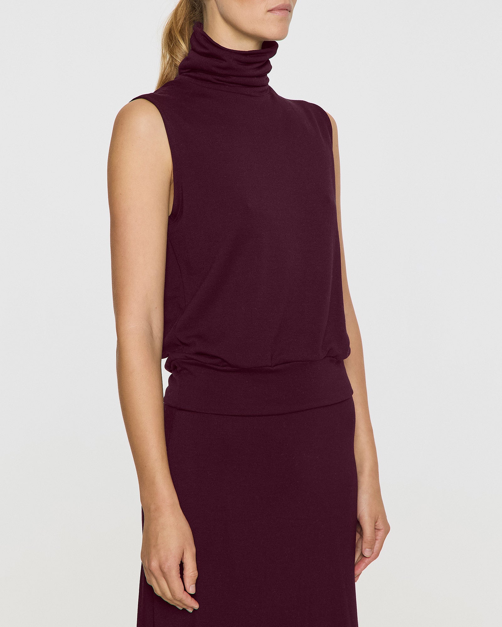 Bordeaux | Women's Sleeveless Turtleneck