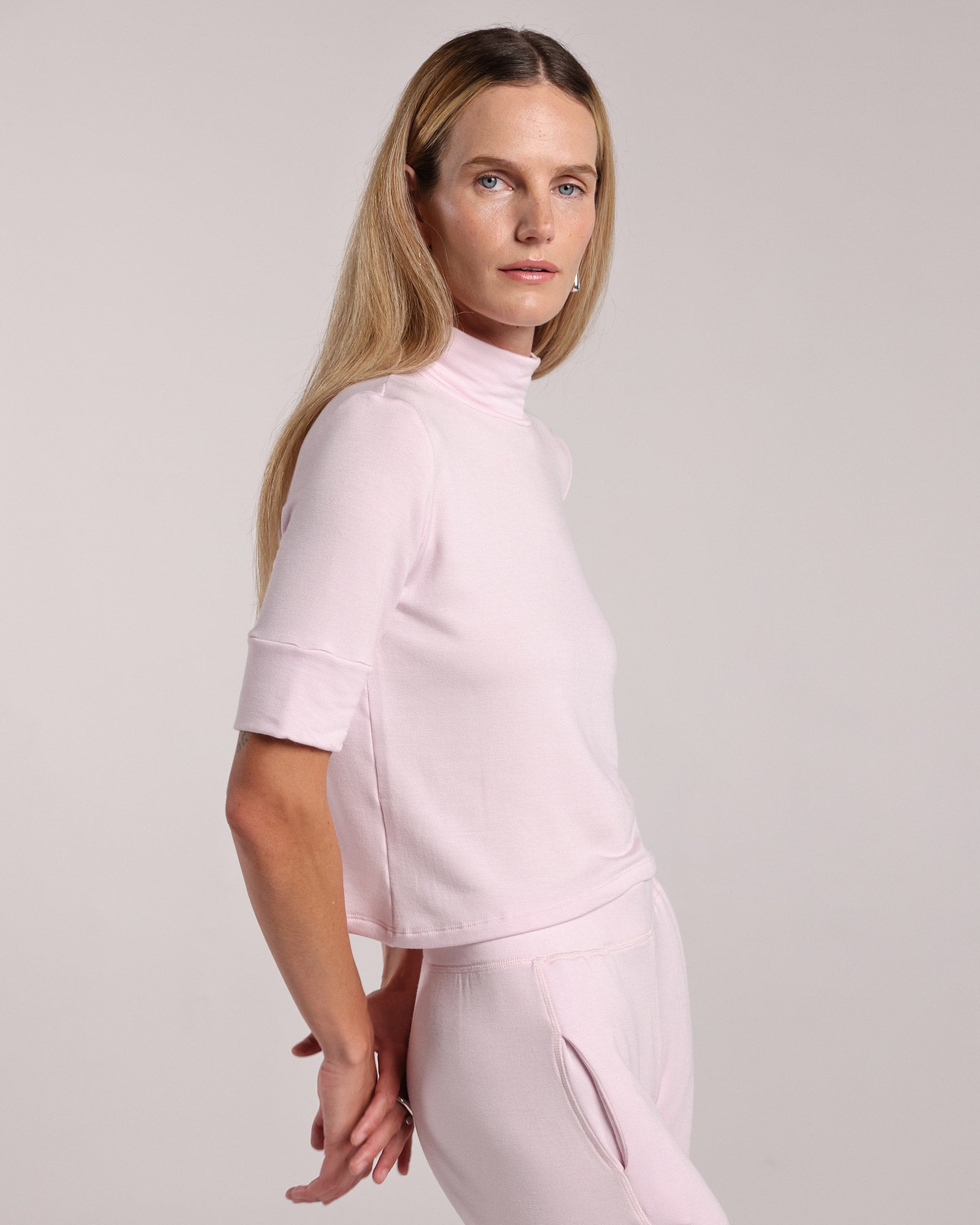 The Mock Neck Top – Bleusalt