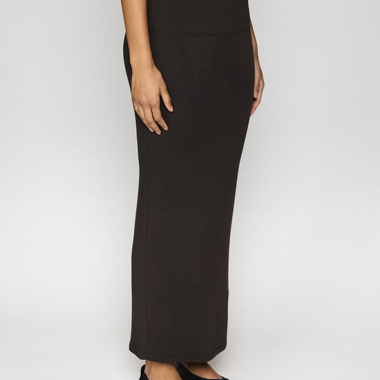 Coco | The Maxi Tube Skirt Angle