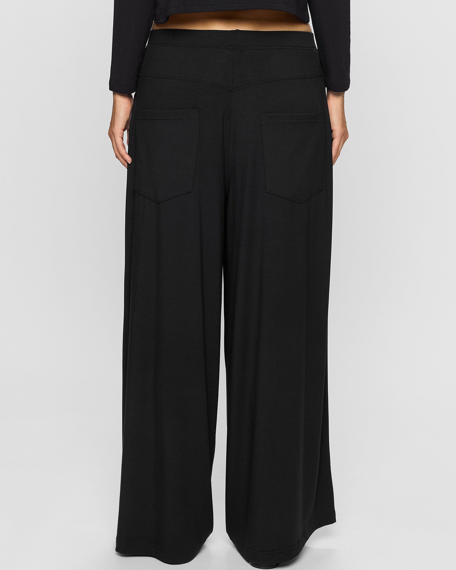 Black | The Lyndie Pant Lite