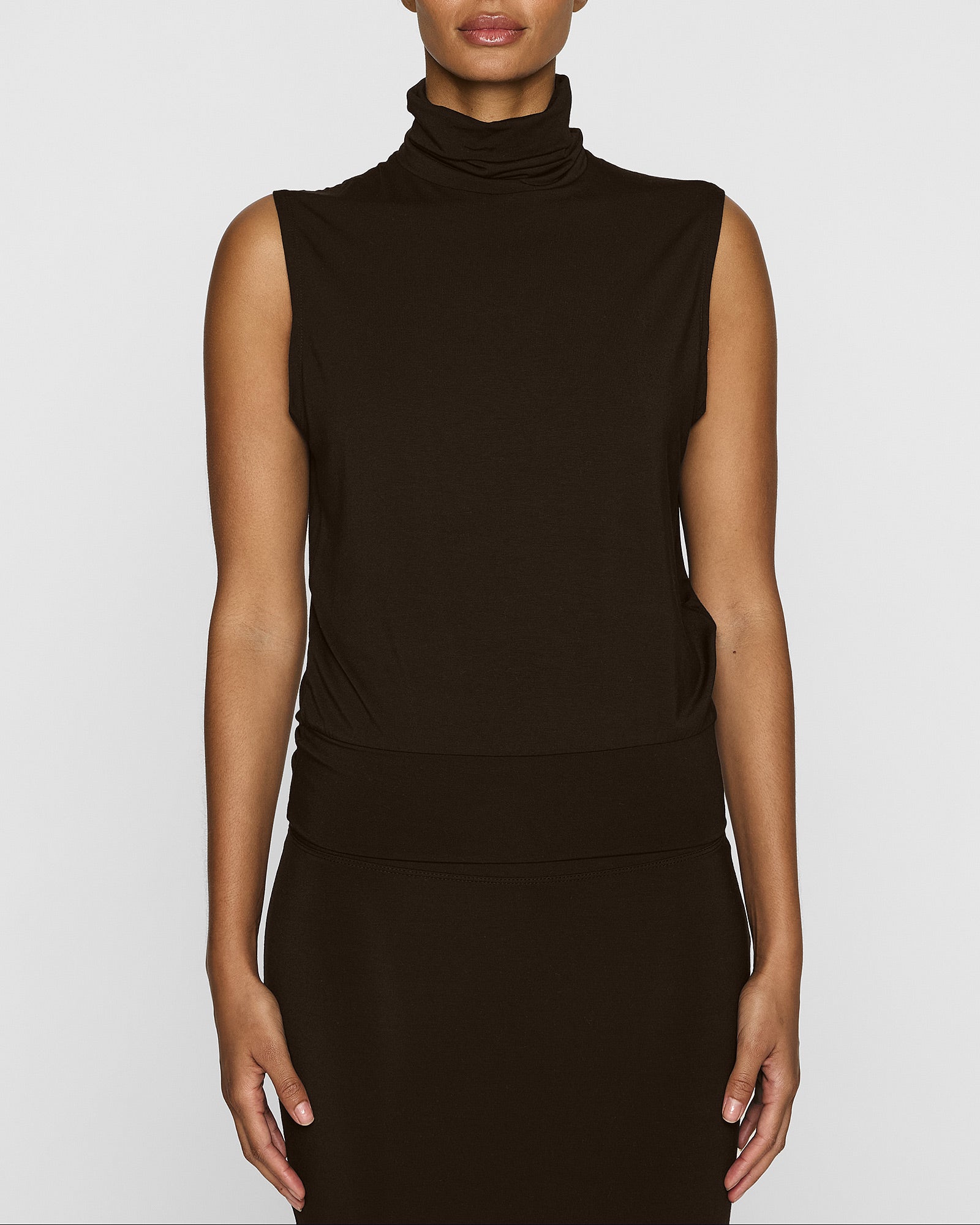 Coco | The Sleeveless Turtleneck LITE