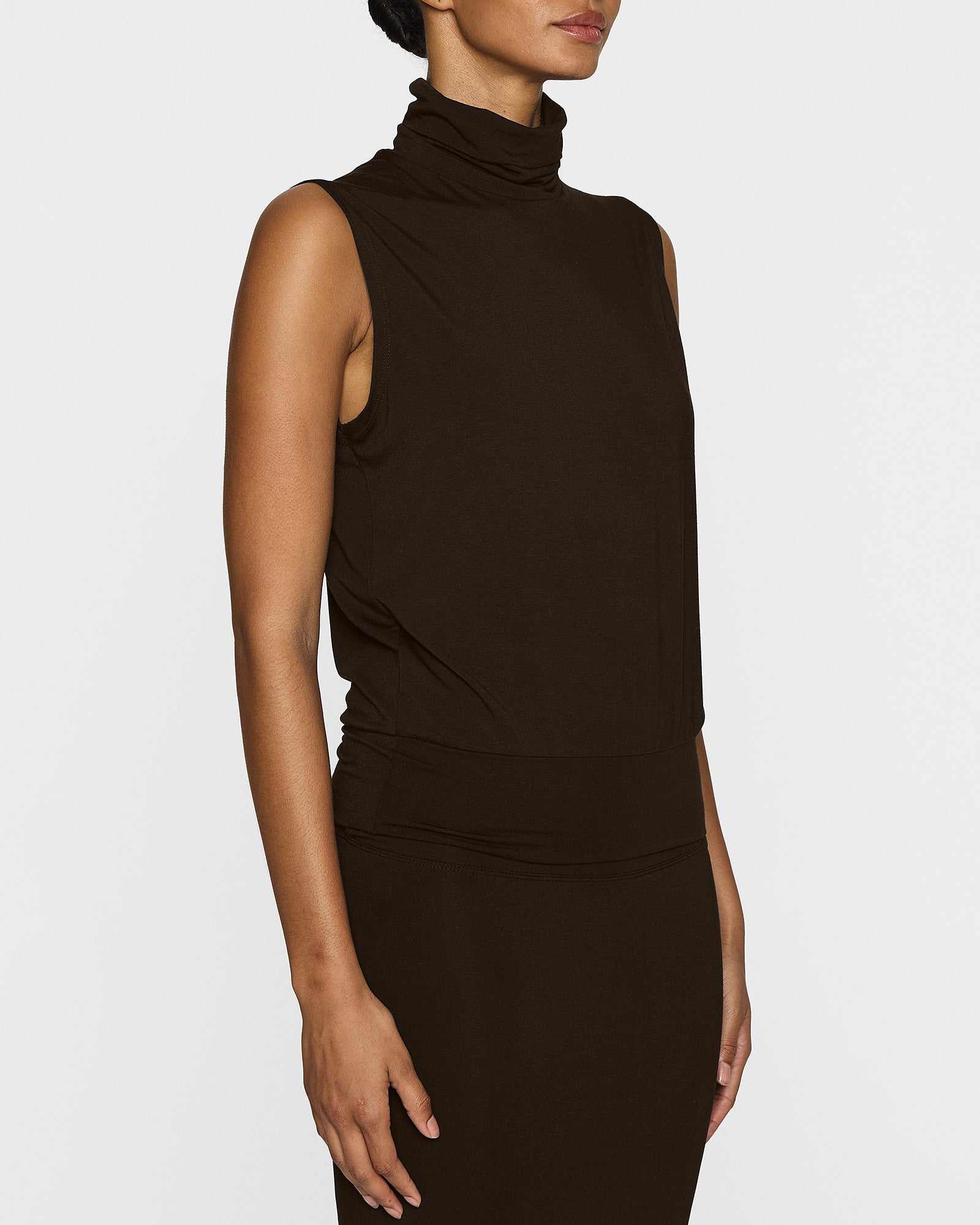 Coco | The Sleeveless Turtleneck LITE