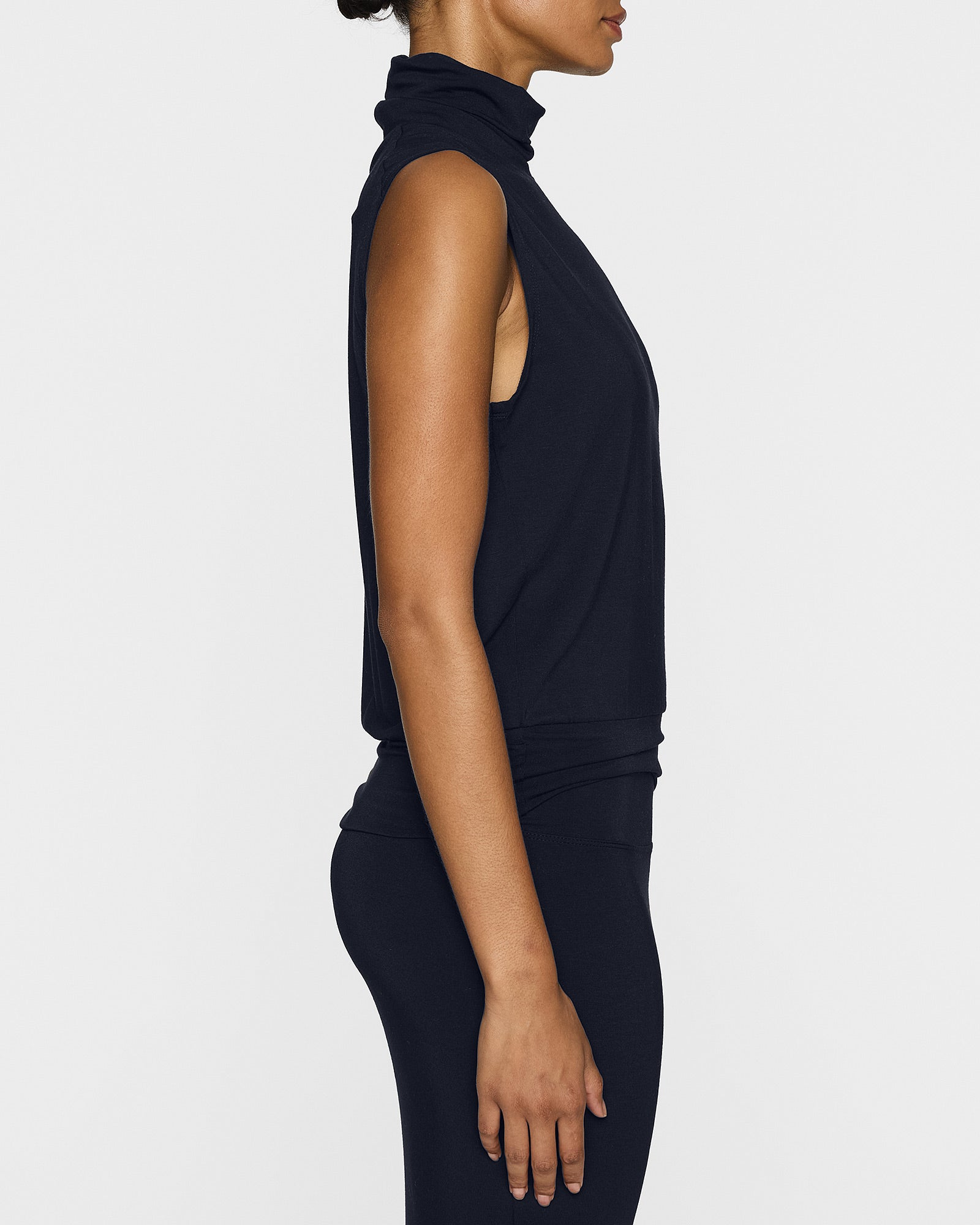 Navy | The Sleeveless Turtleneck LITE