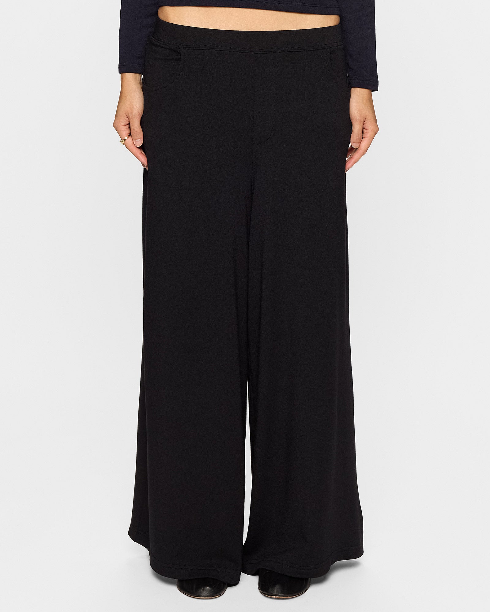 Black | The Lyndie Pant Signature Fabric