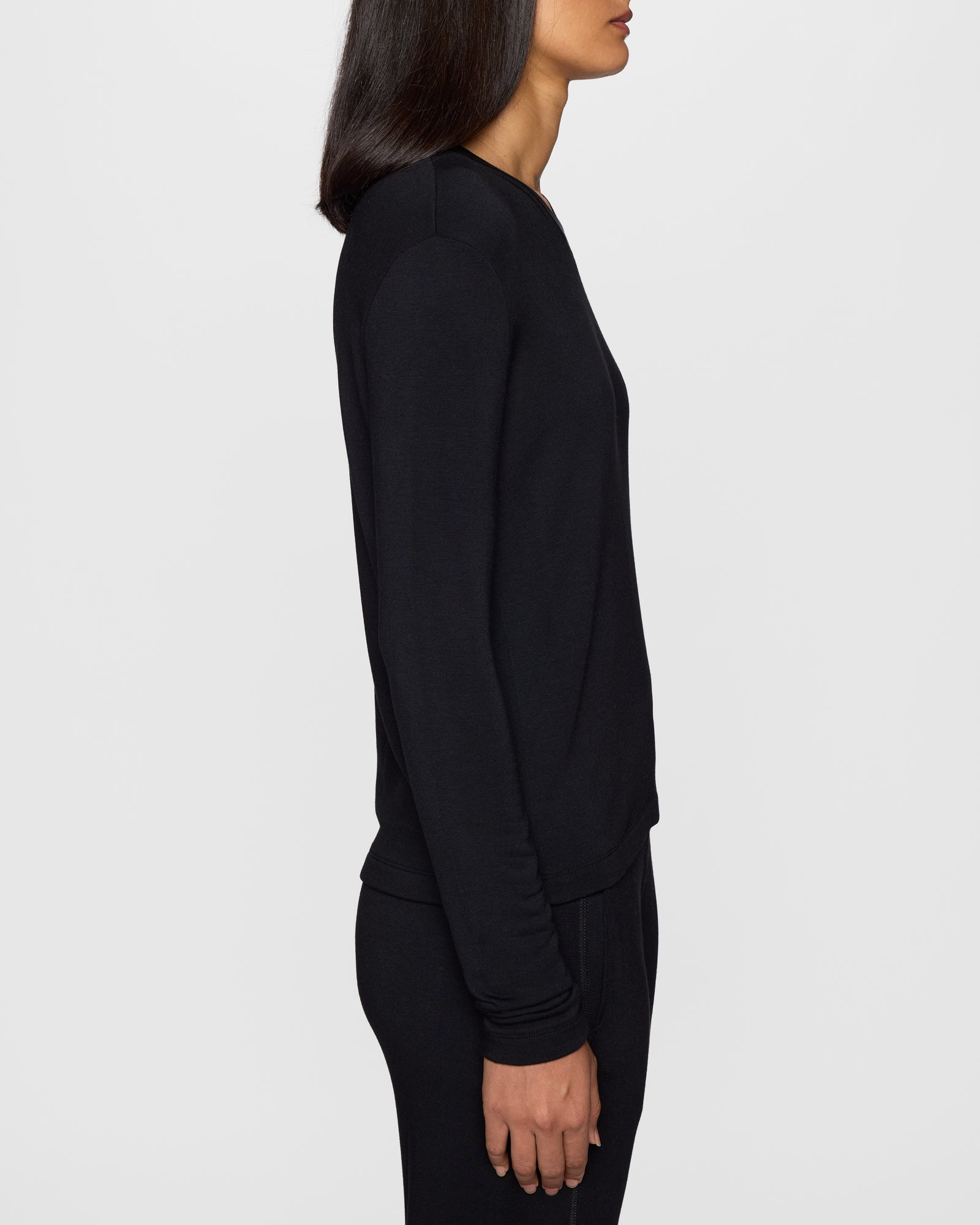 Black | The Classic High V