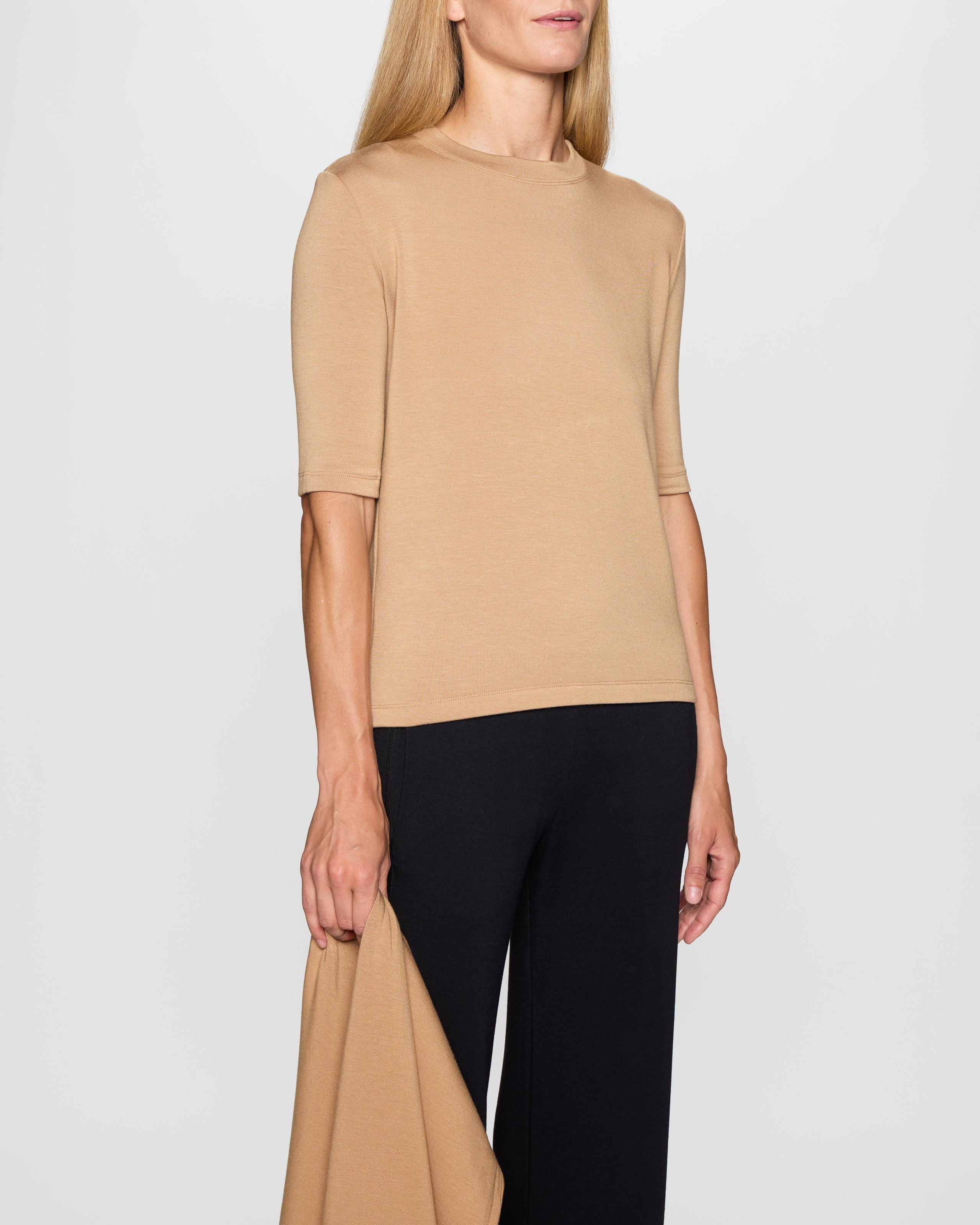 Camel | The Elbow Sleeve Classic Crew