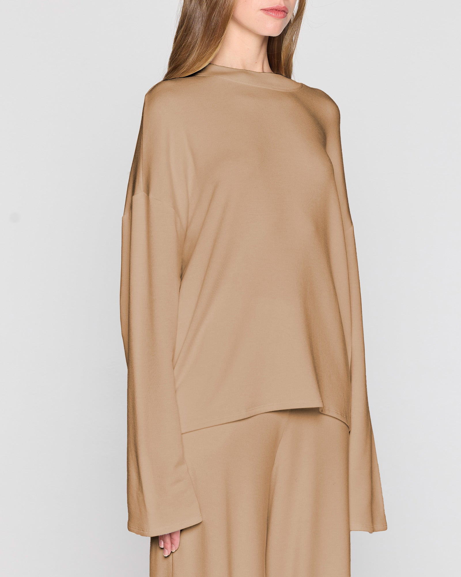 Camel | The Bell Sleeve Crew Angle