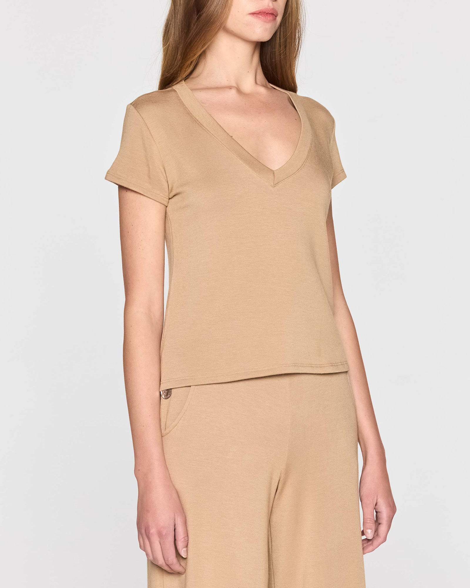 Camel | The Perfect V Angle