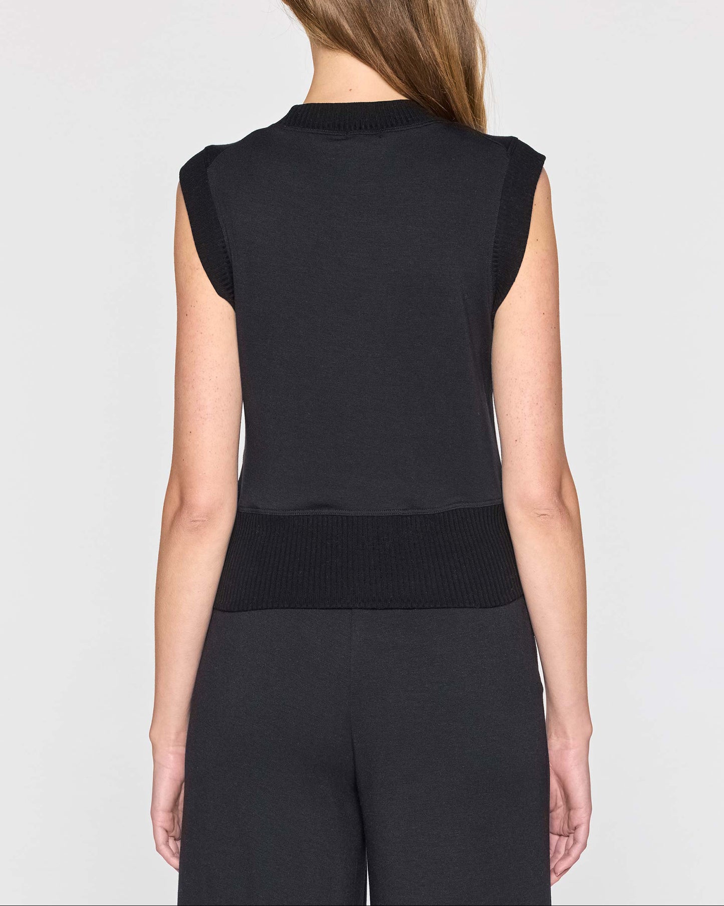 Black | Bleusalt Vest Back