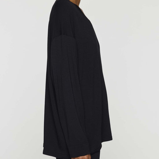 Black | The Oversized V-Neck