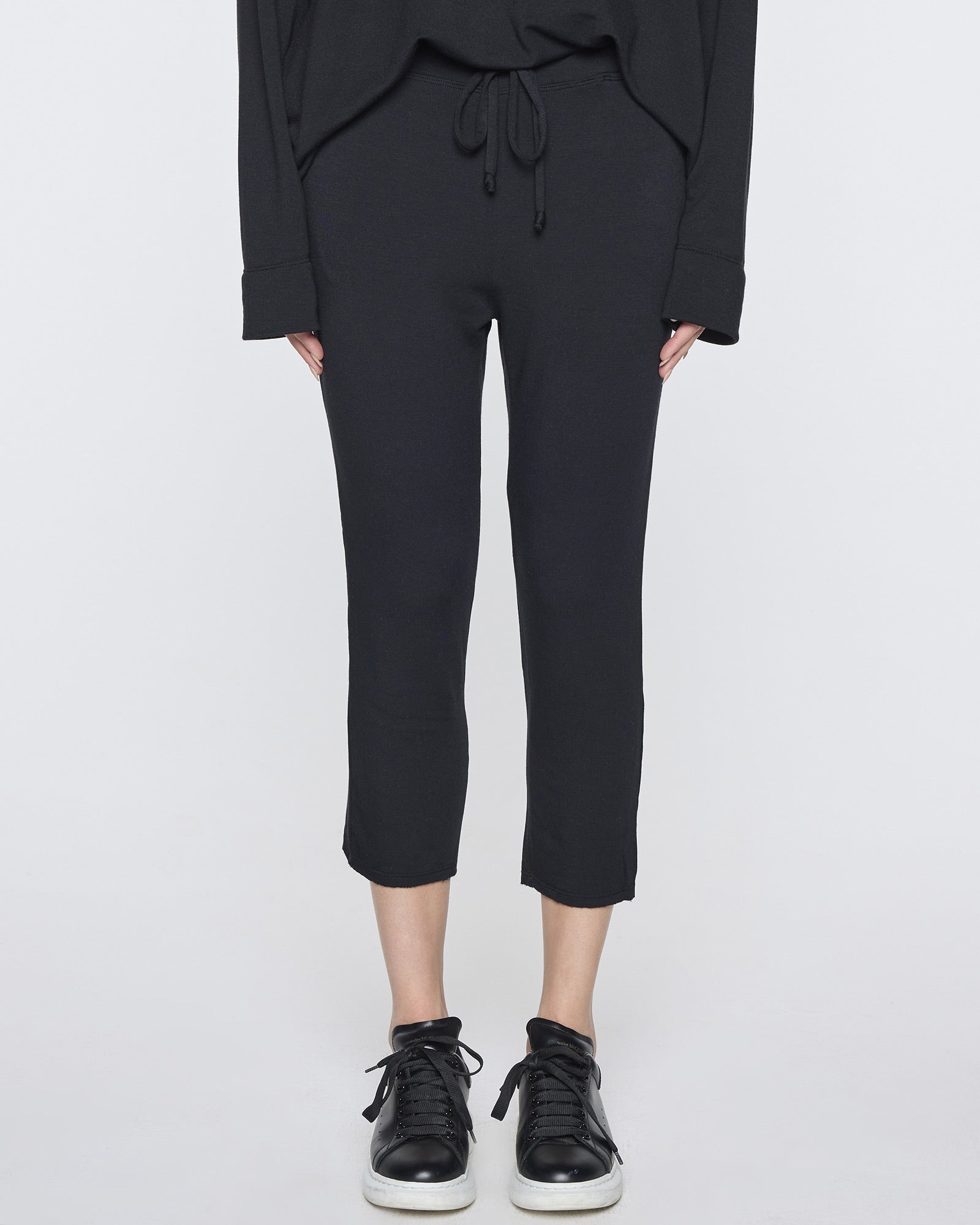 Black | The Drop Crop Pant