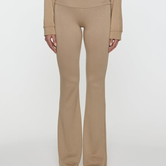 Camel | The Kaia Gerber Yoga Pant