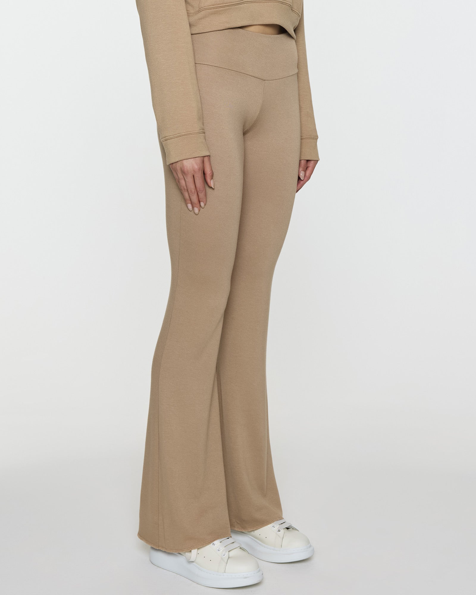 Camel | The Kaia Gerber Yoga Pant