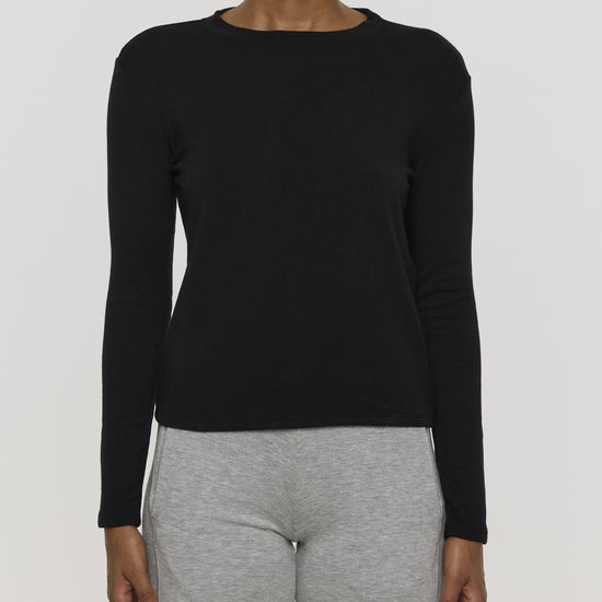 Black | Women's Long Sleeve Crew Shirt