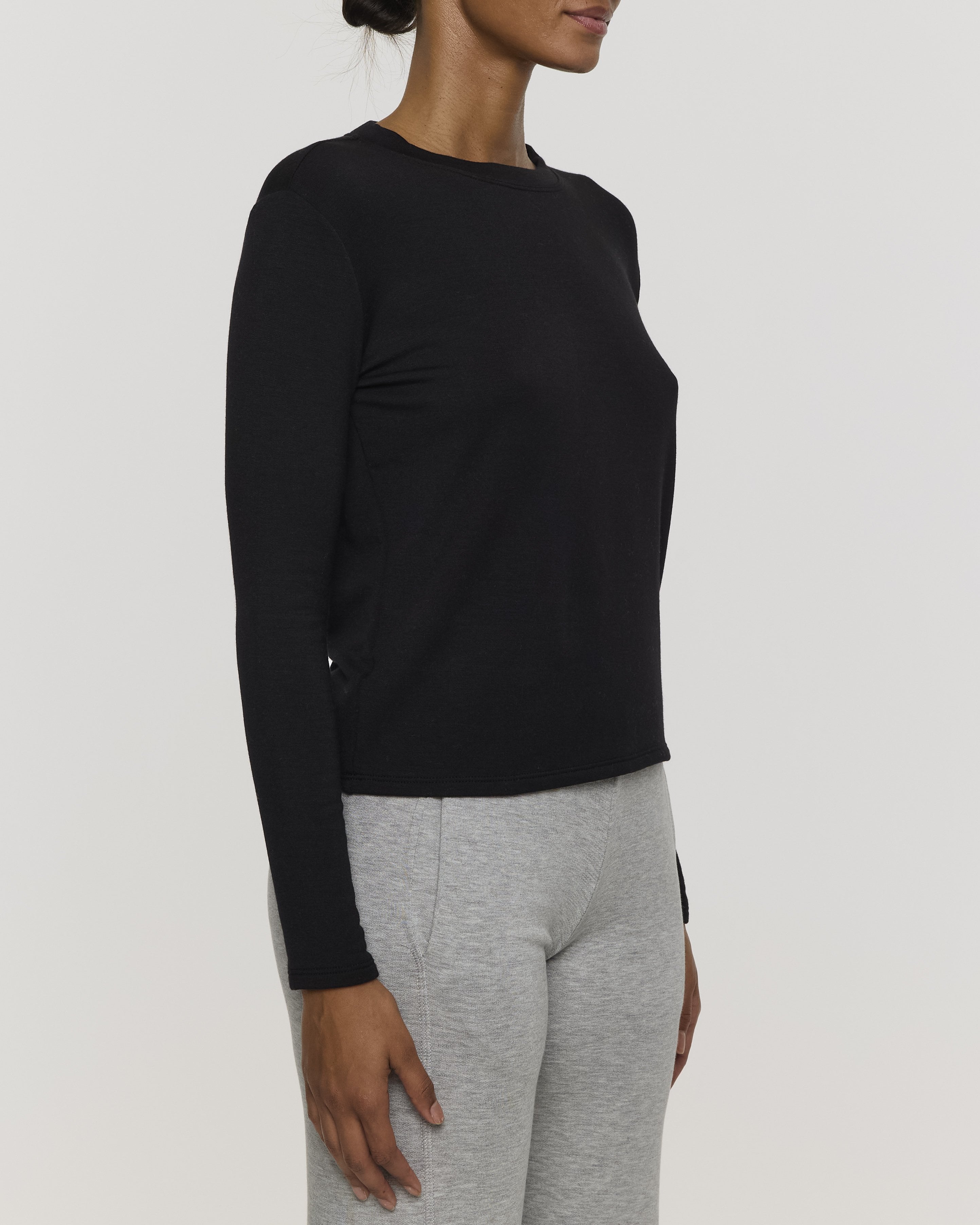 Black | Women's Long Sleeve Crew Shirt