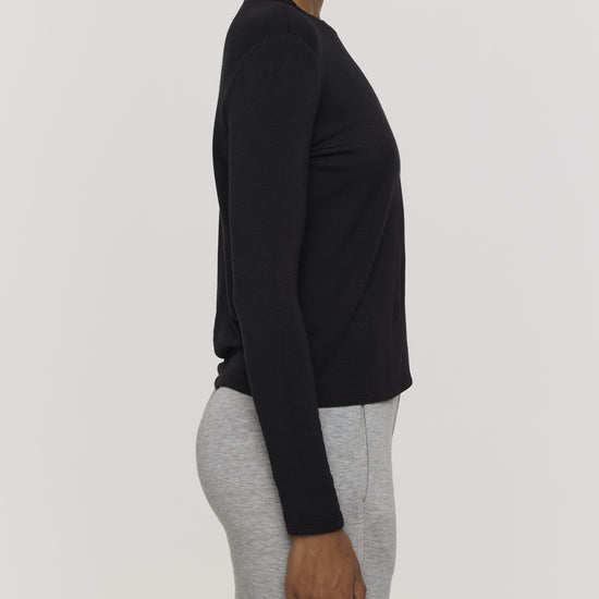 Black | Women's Long Sleeve Crew Shirt