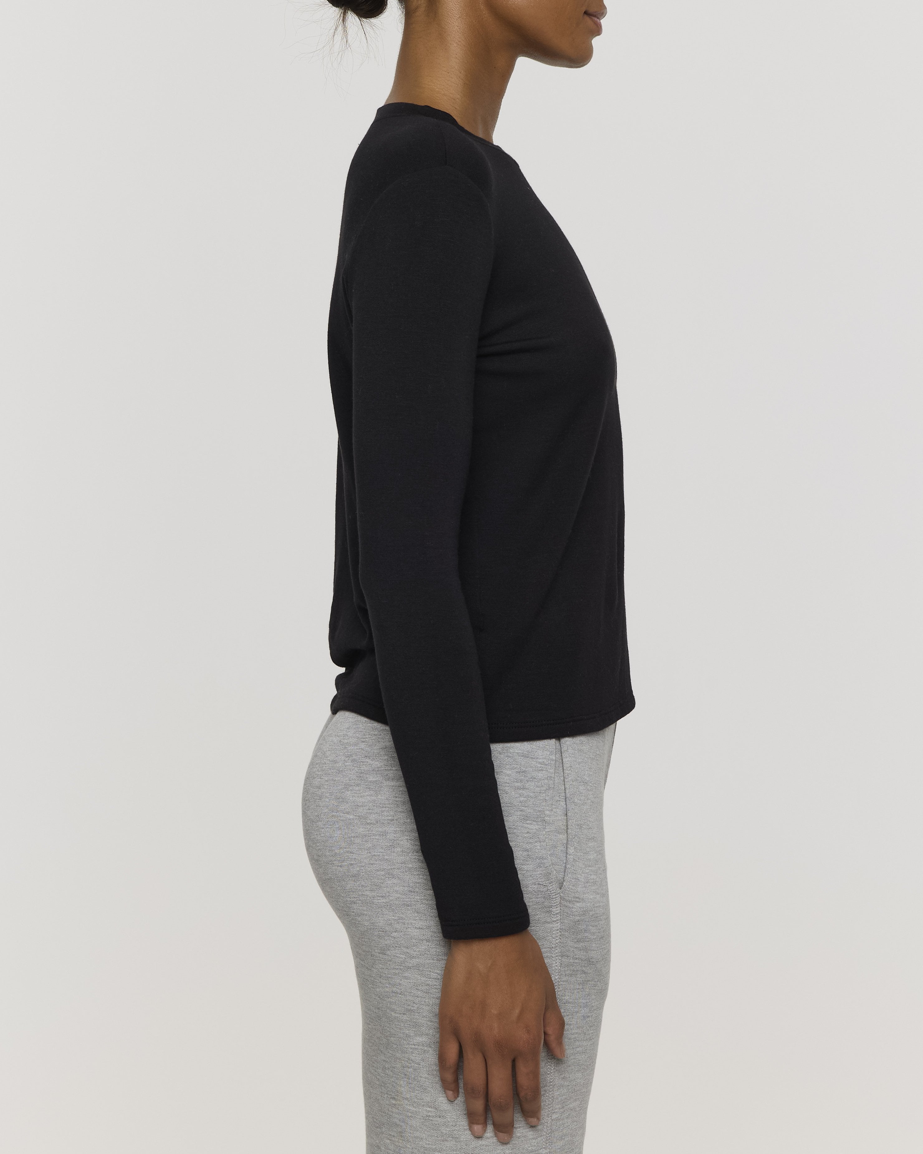 Black | Women's Long Sleeve Crew Shirt