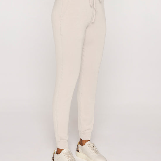 Unbleached | The Women's Elevated Jogger Angle