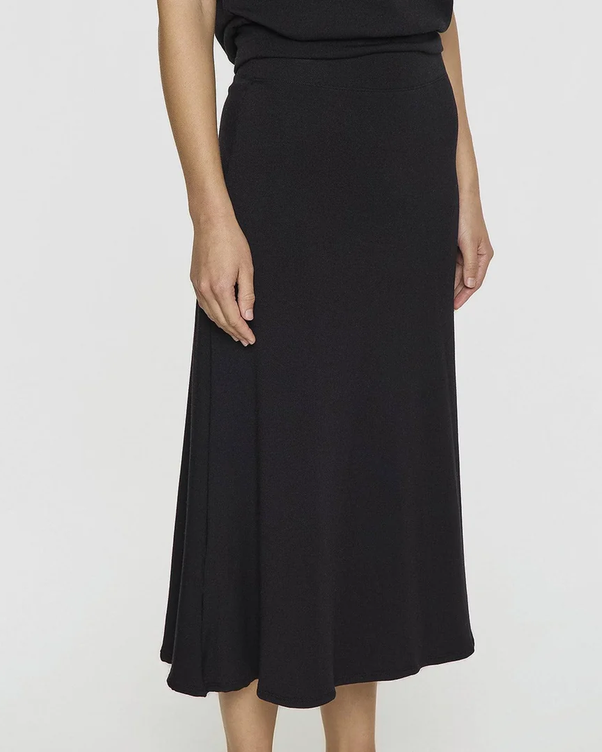 Black | The A-Line Skirt