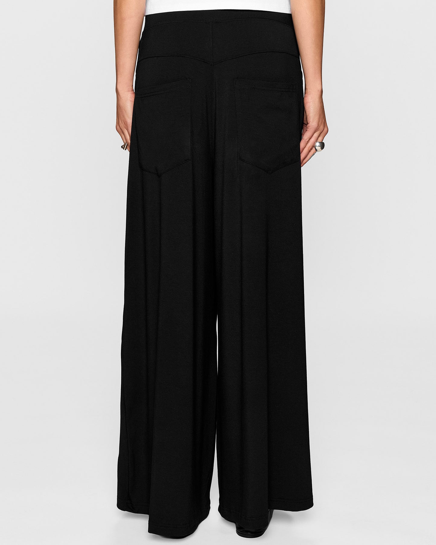 Black | The Lyndie Pant by Bleusalt