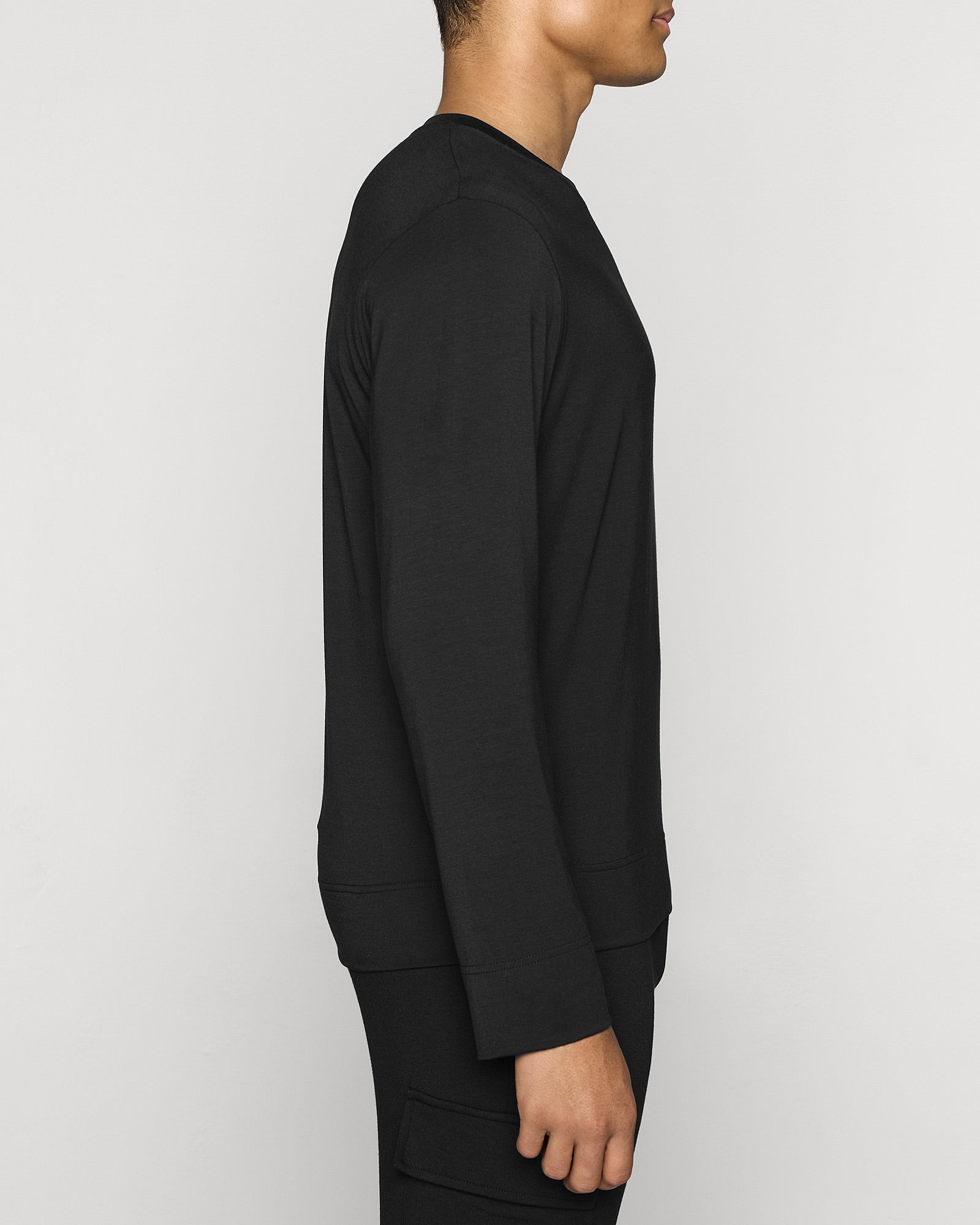 Black | The Long Sleeve Crew Pullover Lite