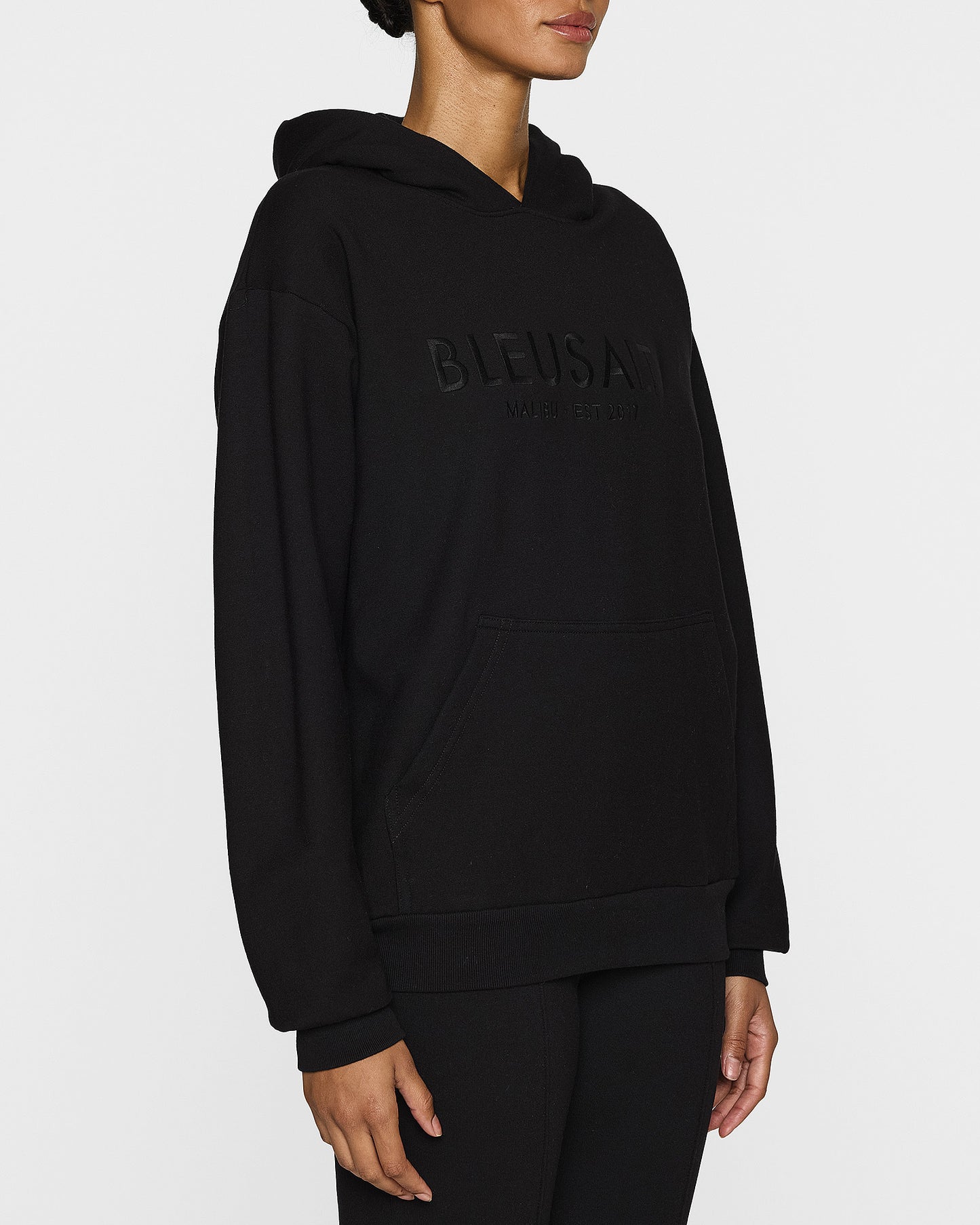 Black | The Luxe Unisex Logo Skater