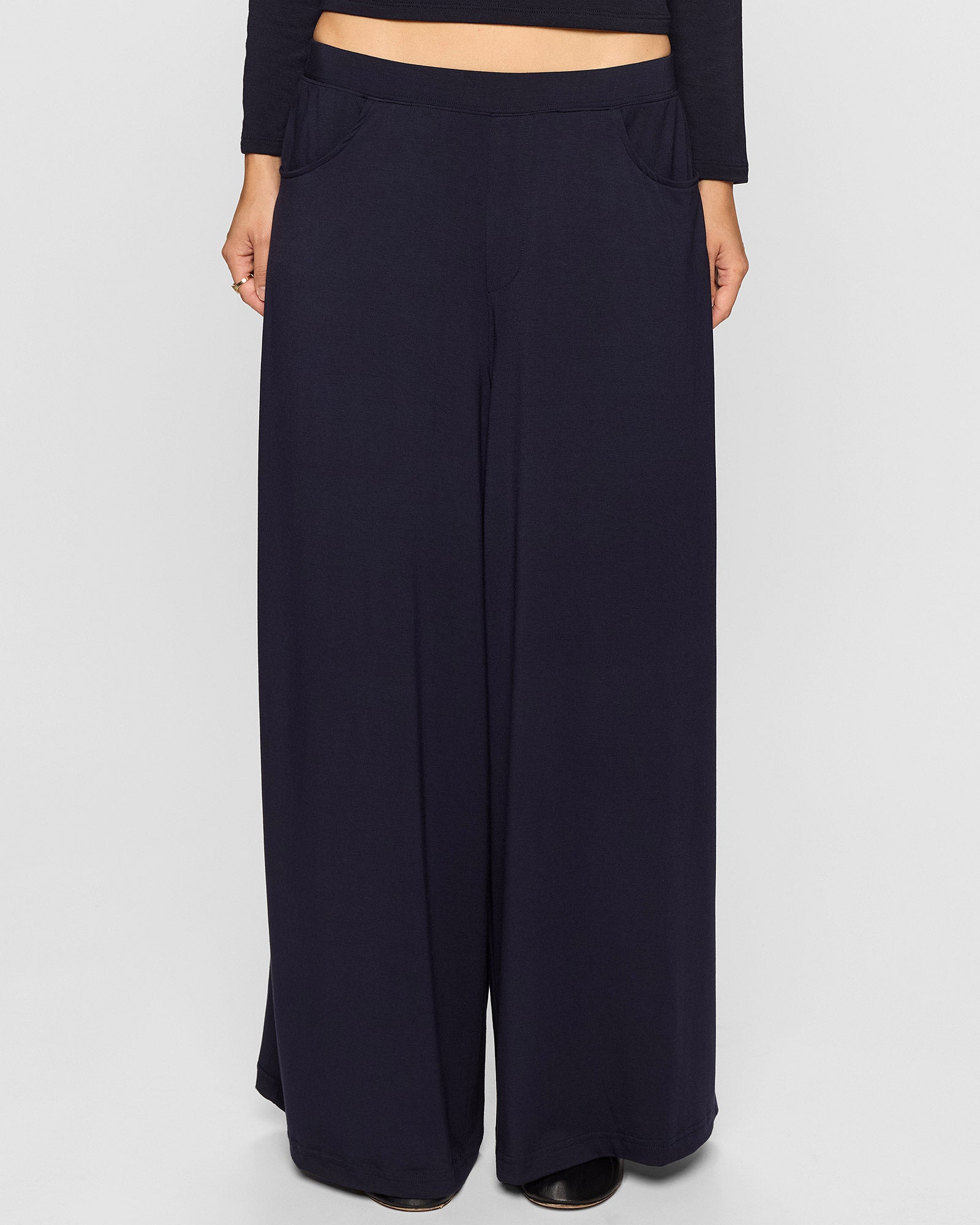 Navy | The Lyndie Pant Lite