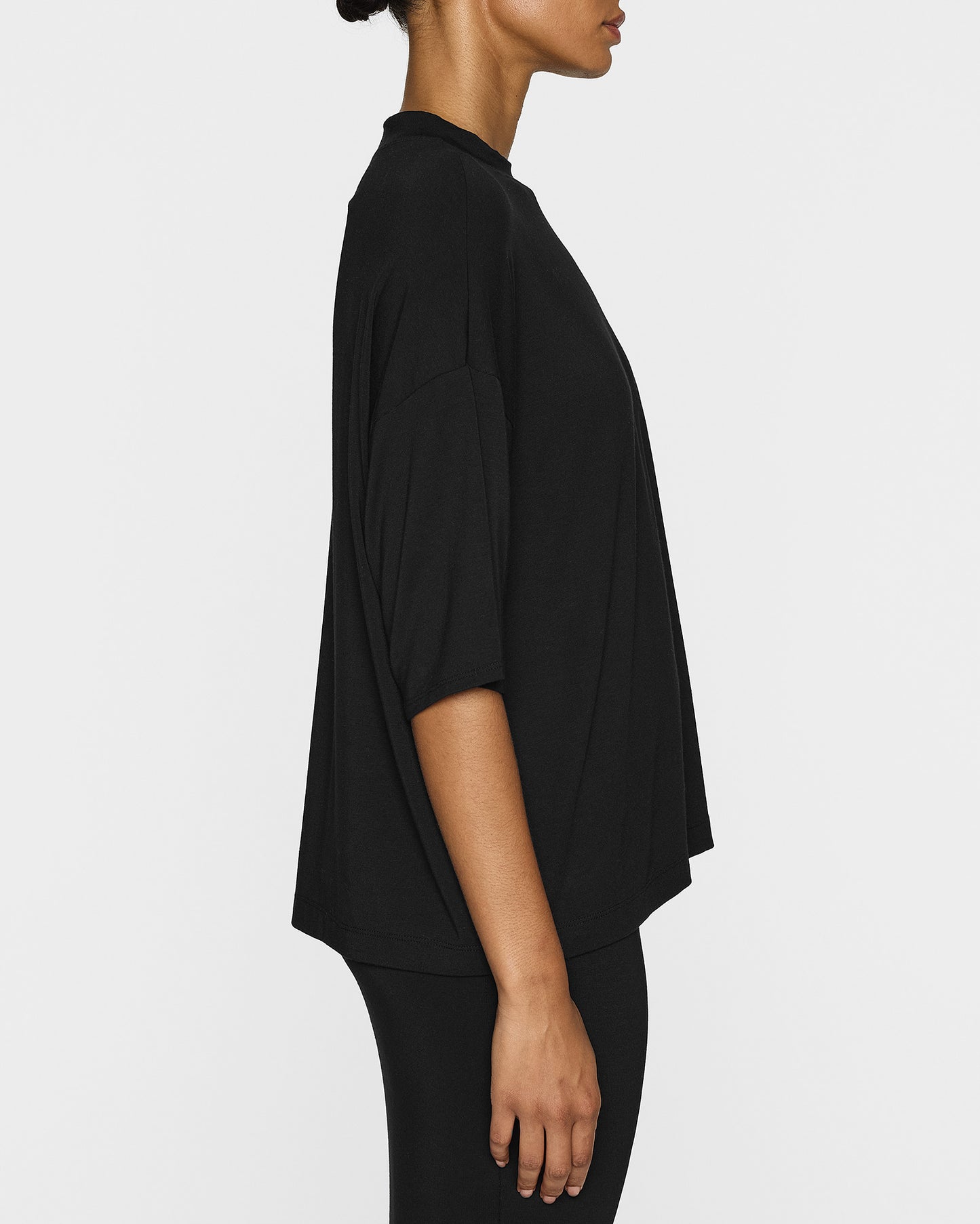 Black | The Women's Oversized T-Shirt