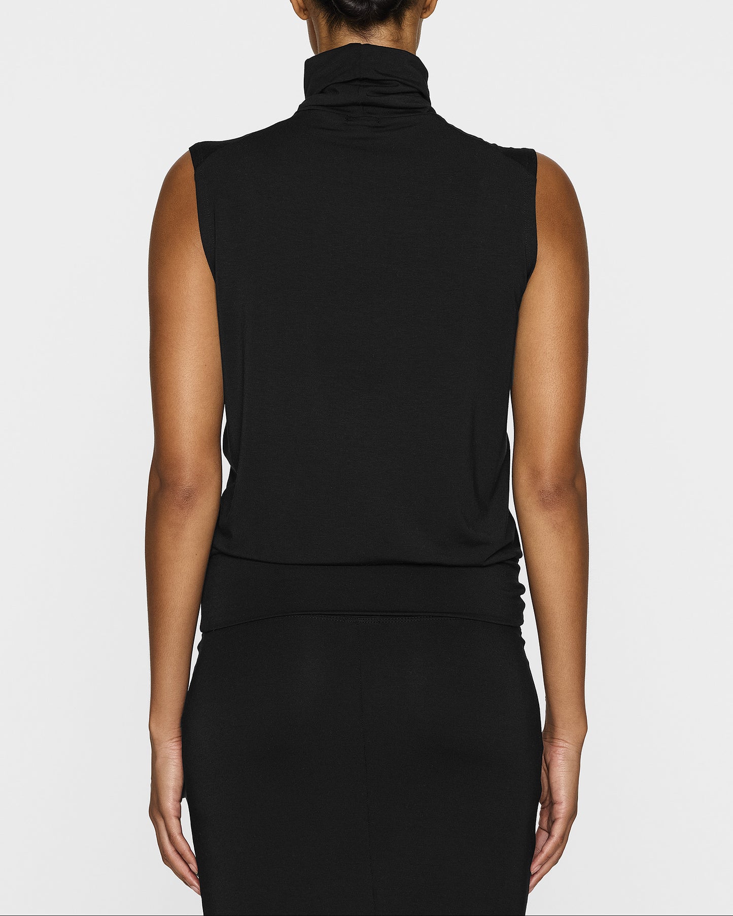 Black | The Sleeveless Turtleneck LITE