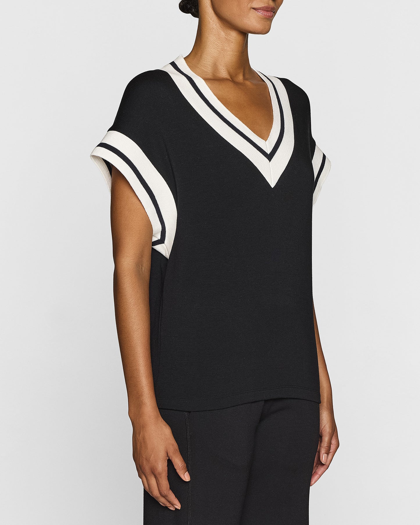 Black/White | The Sporty Vest