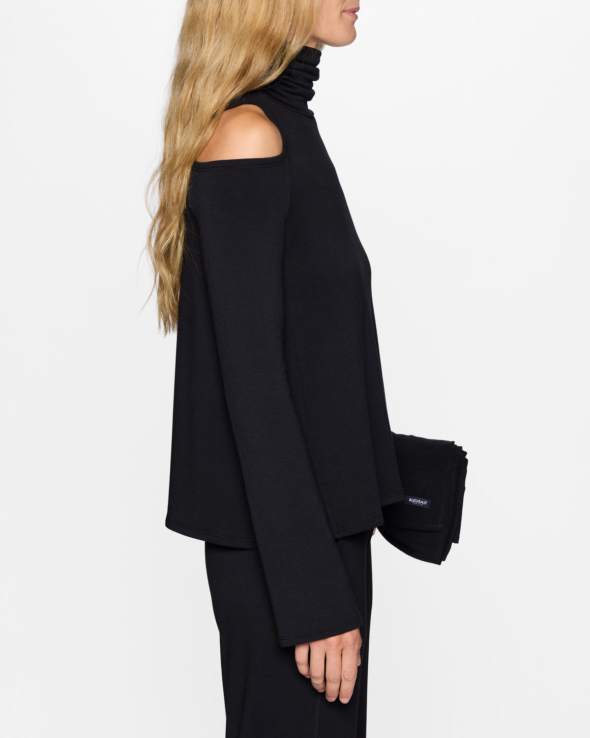 Black | The  Barbra Cold Shoulder