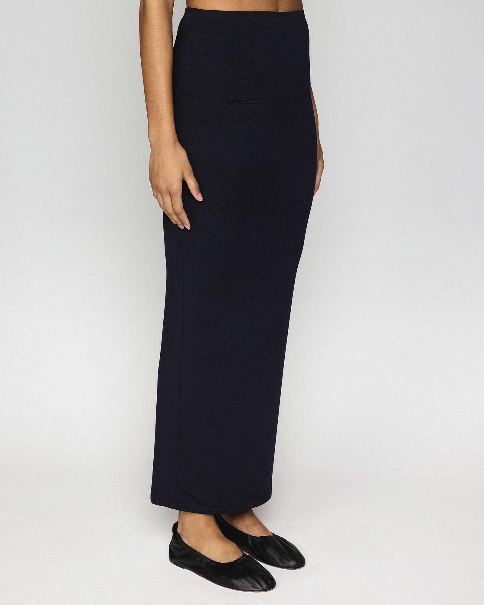 Navy | The Maxi Tube Skirt Angle