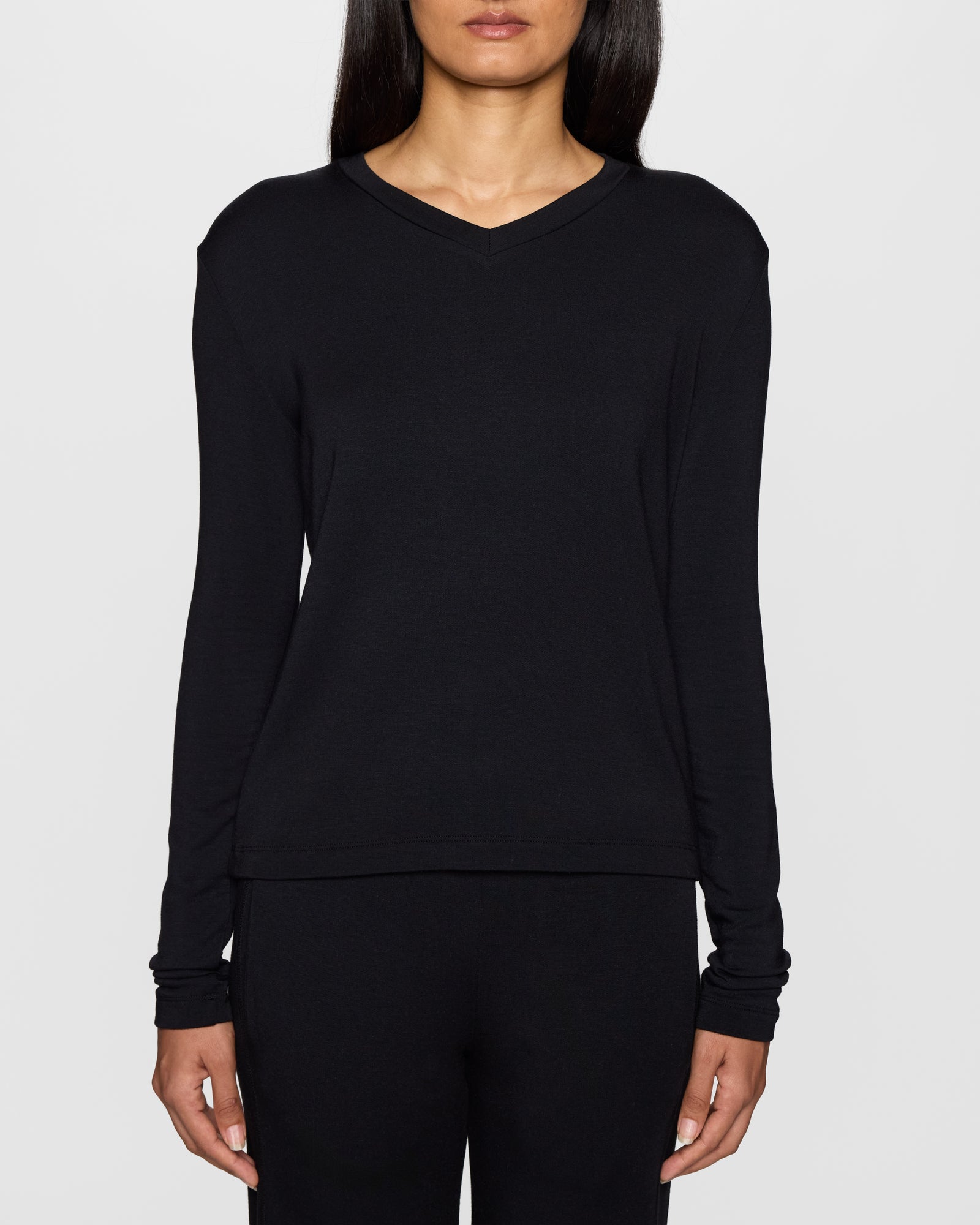 Black | The Classic High V