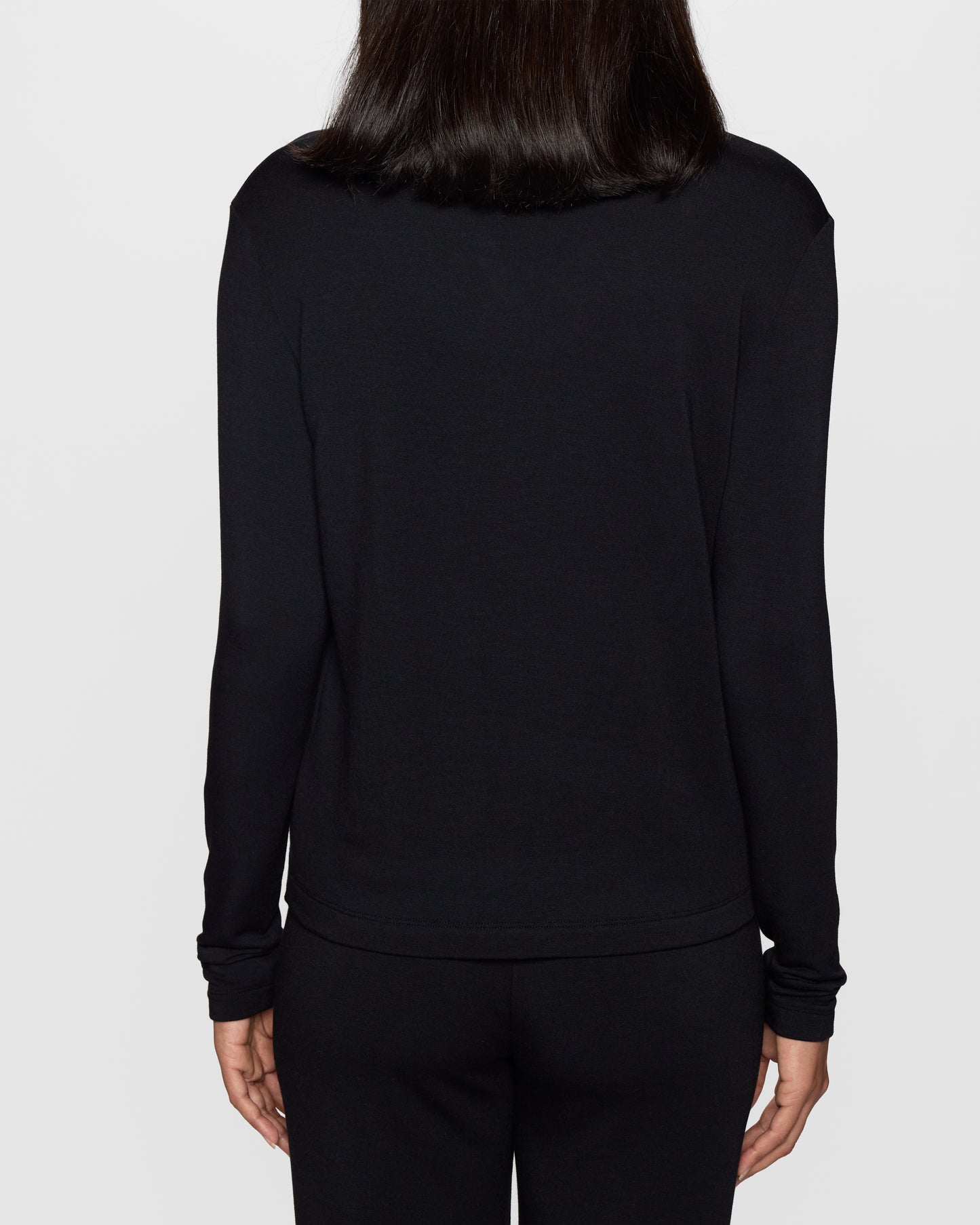 Black | The Classic High V