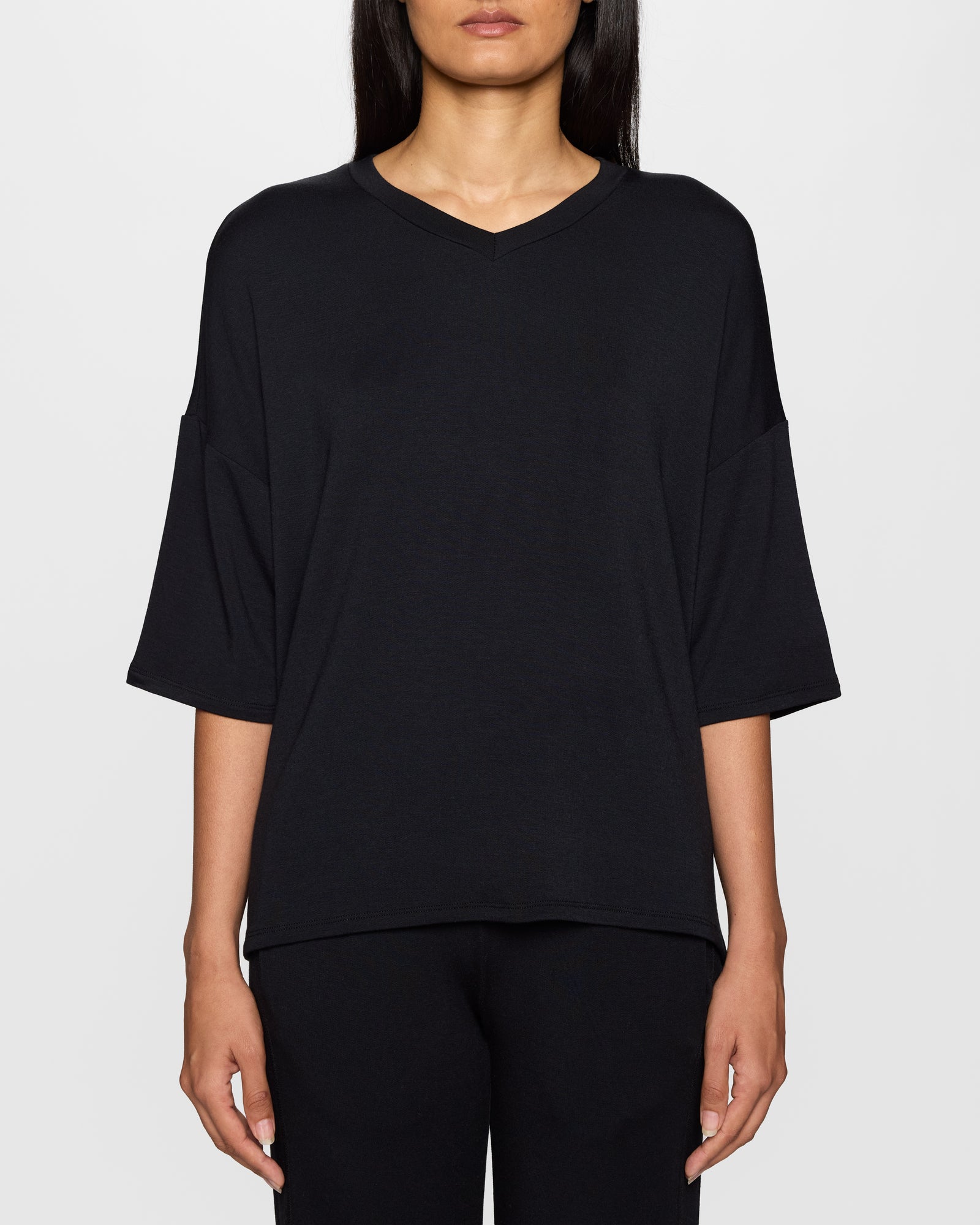 Black | The Oversized High V