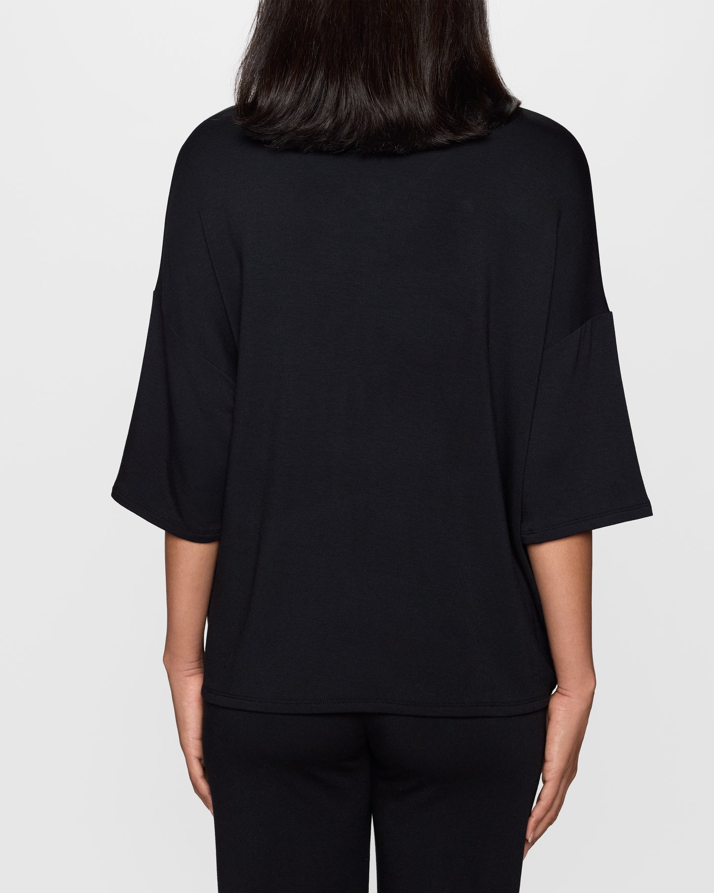 Black | The Oversized High V