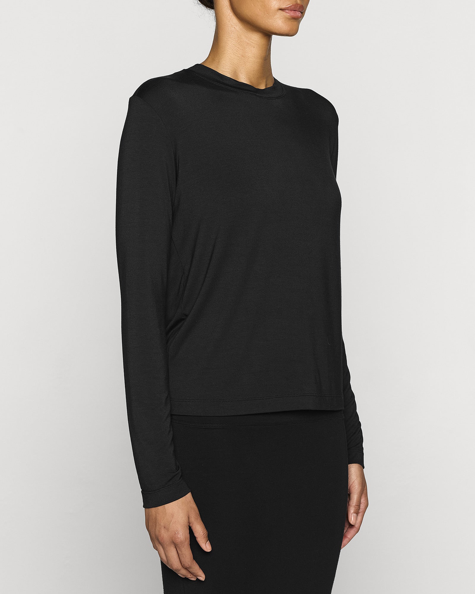 Black | The Classic Crew Lite Angle