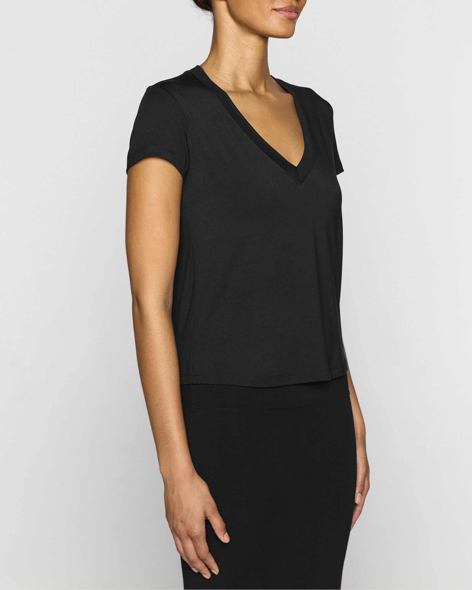 Black | The Perfect V Lite Angle