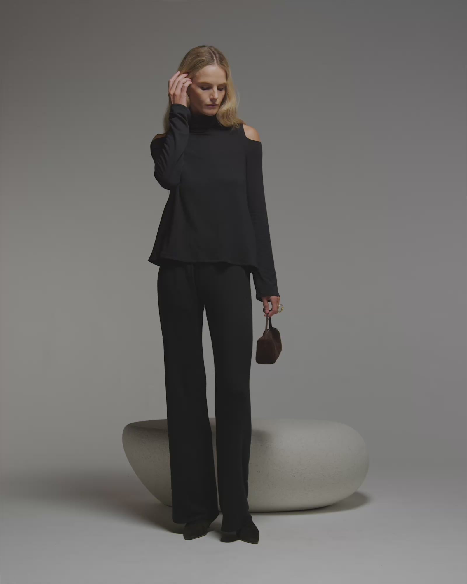 Black | The Barbra Cold Shoulder
