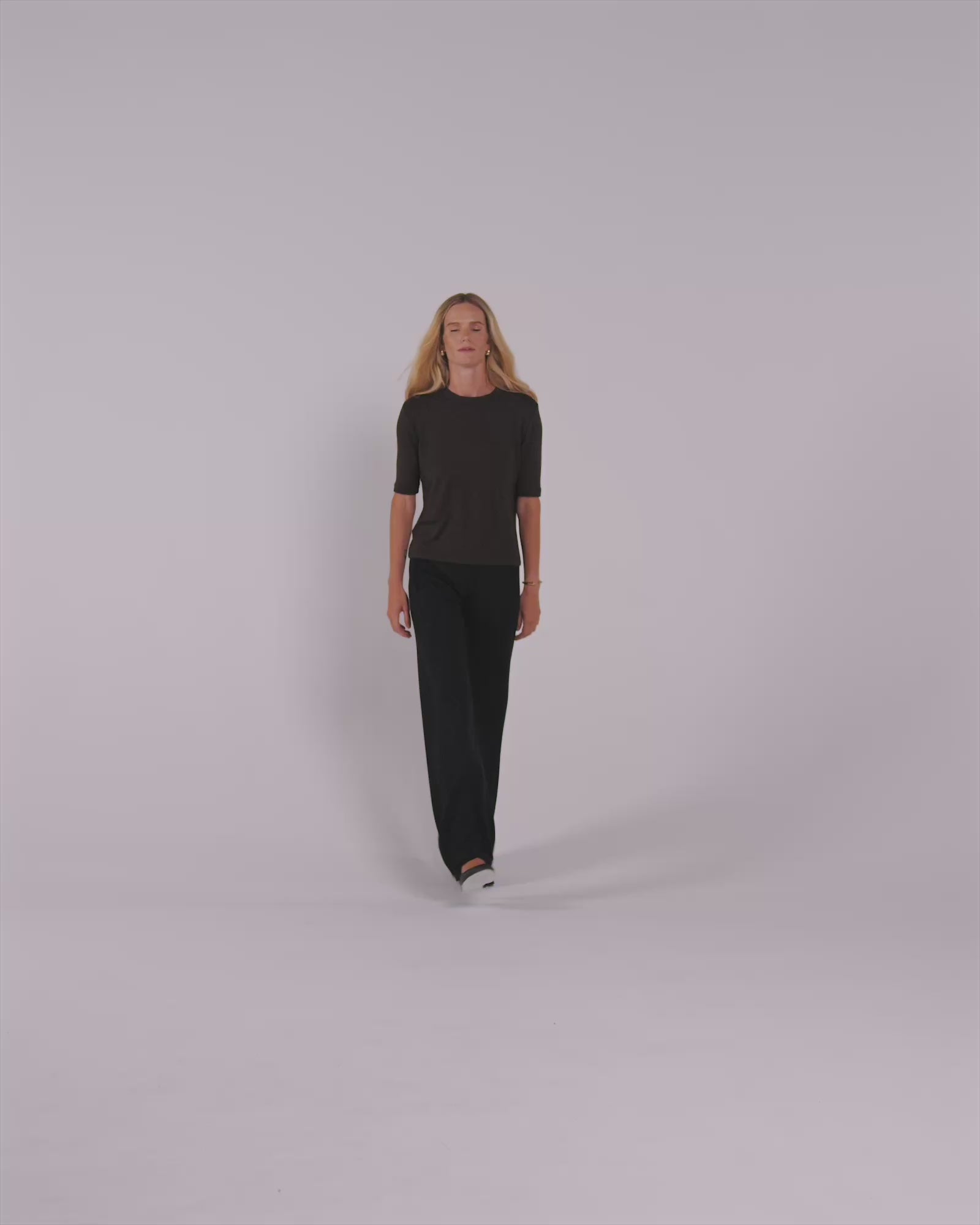 Coco | The Elbow Sleeve Classic Crew