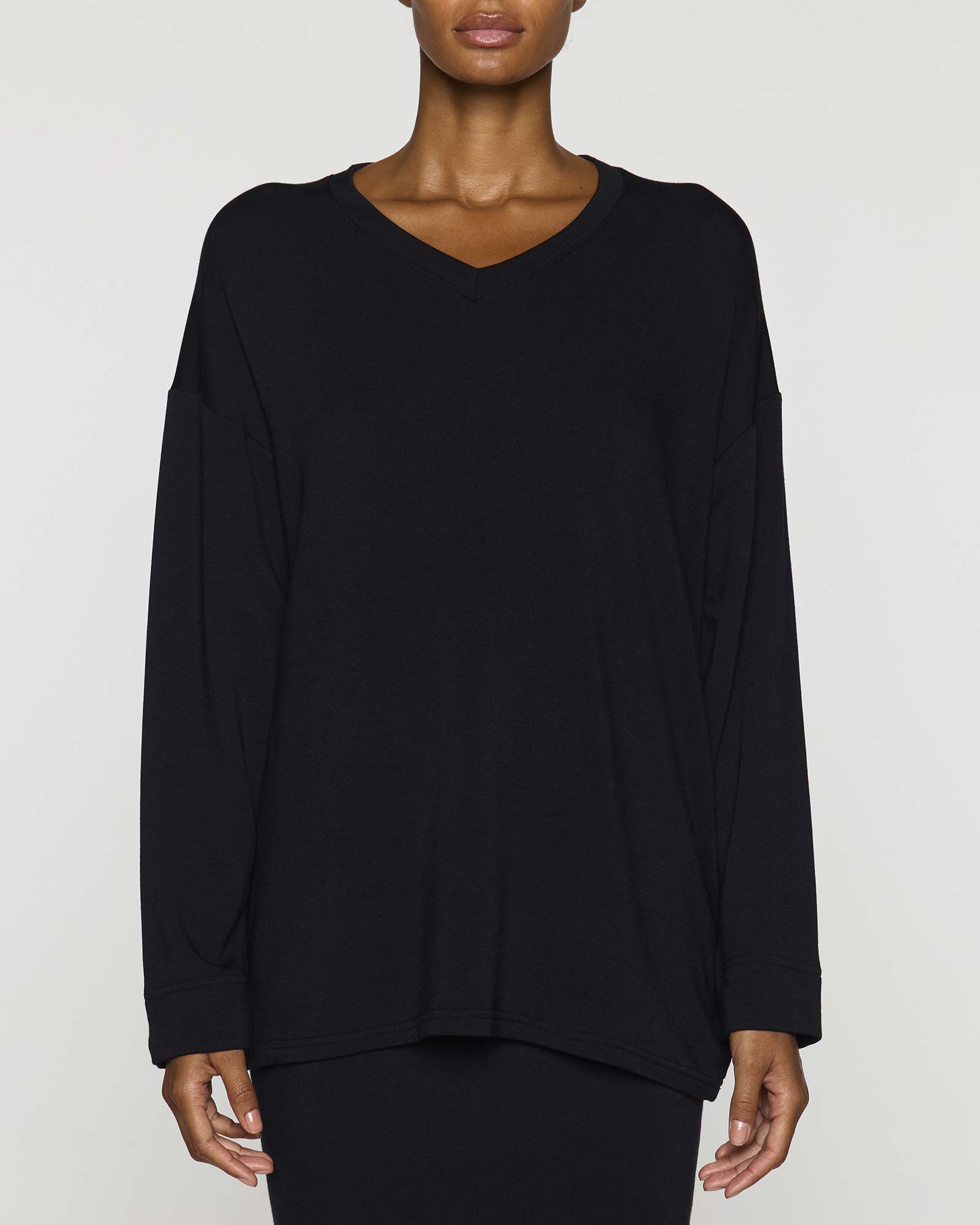 Black | The Oversized V-Neck